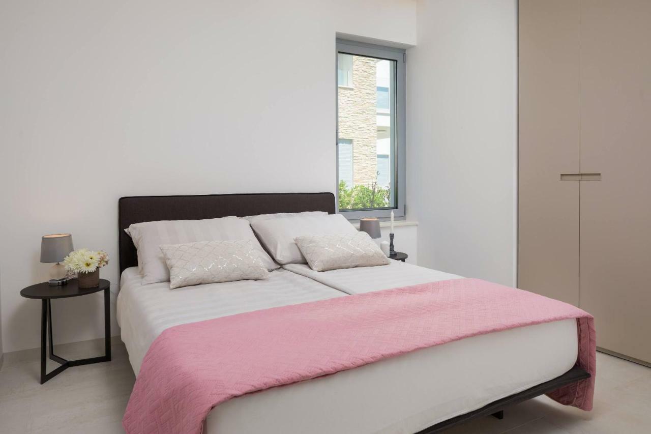Luxury Design Beach Front Apartment Sukosan Ngoại thất bức ảnh